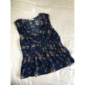 STITCH FIX brand Daisy and Delilah blue floral sleeveless blouse size medium